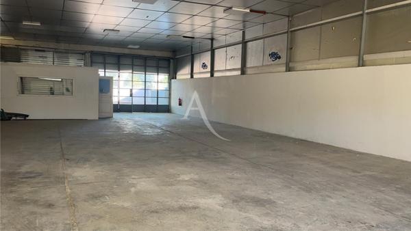 LOCAL COMMERCIAL DE 350M2 AVEC PARKING À VINON SUR VERDON