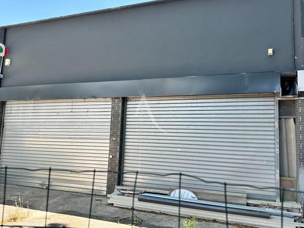 LOCAL COMMERCIAL DE 350M2 AVEC PARKING À VINON SUR VERDON