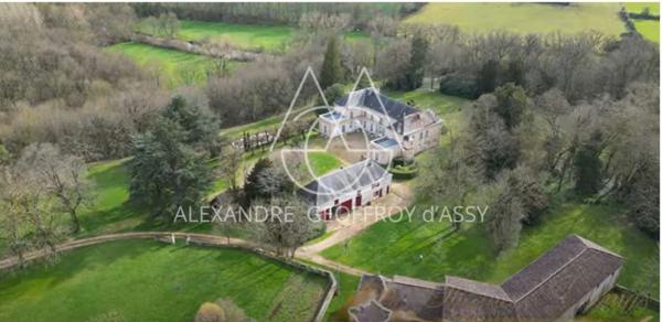 Château XIX° à vendre dans la Vienne à 2h de Paris.