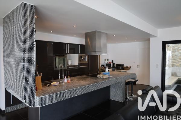Maison à vendre 6 pièces 196 m² Reims
