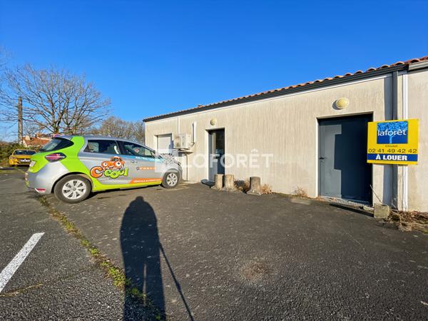 Location local commercial Beaupréau-en-Mauges - 85 m² - 800 €/mois