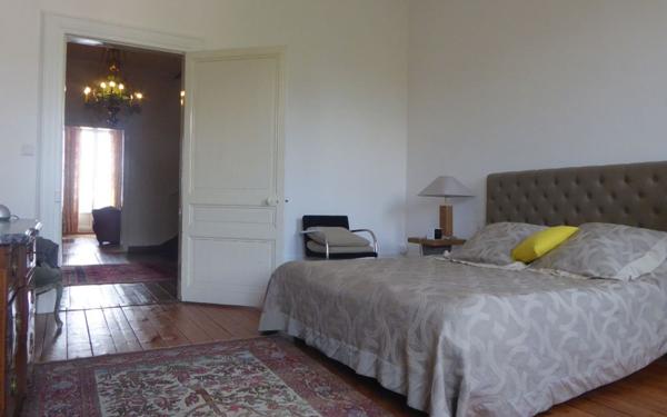 Maison à vendre    8 pièces • 316 m2 Tonnay-Charente