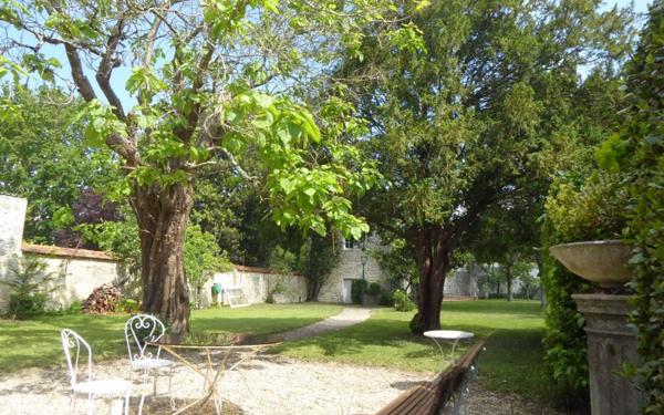 Maison à vendre    8 pièces • 316 m2 Tonnay-Charente