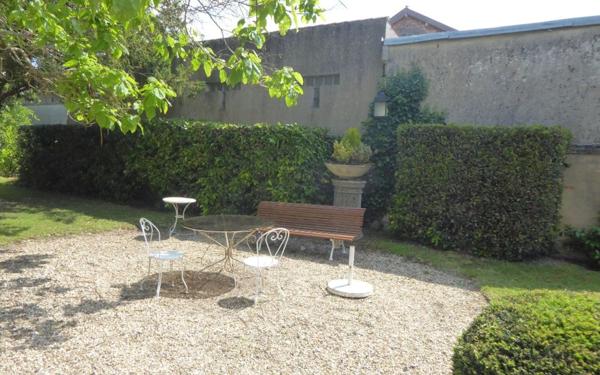 Maison à vendre    8 pièces • 316 m2 Tonnay-Charente