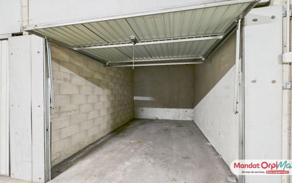 Stationnement à vendre    13,80 m2 Reims