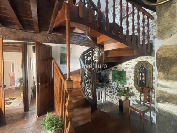 Maison - Oloron-sainte-marie - Réf.:205318 OLORON - MAGNIFIQUE DEMEURE DE PLUS DE 300 M² AVEC ANNEXE DE 124 M² ET TERRAIN DE 9600 M² -
