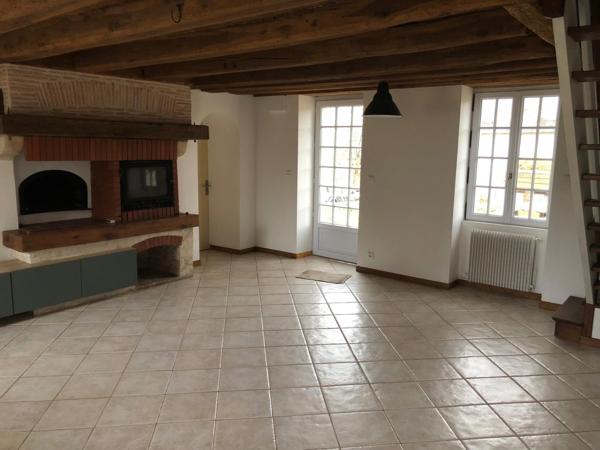 Coup de cœur , maison de caractère au bord du canal du Berry