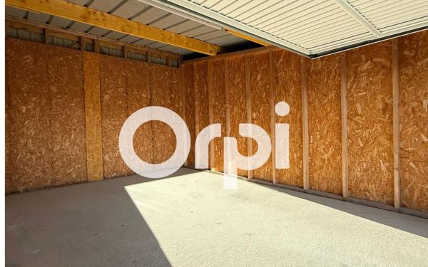 Stationnement à louer    24 m2 Surgères