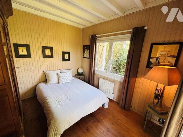 À seulement quelques pas du Bassin, quartier des 44 Hectares au Cap Ferret, cette charmante mai...