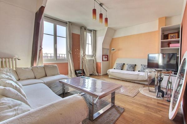 GRAND ET CHARMANT 2 PIECES A 4 MN DU METRO GABRIEL PERI AVEC VUE TOUR EIFFEL