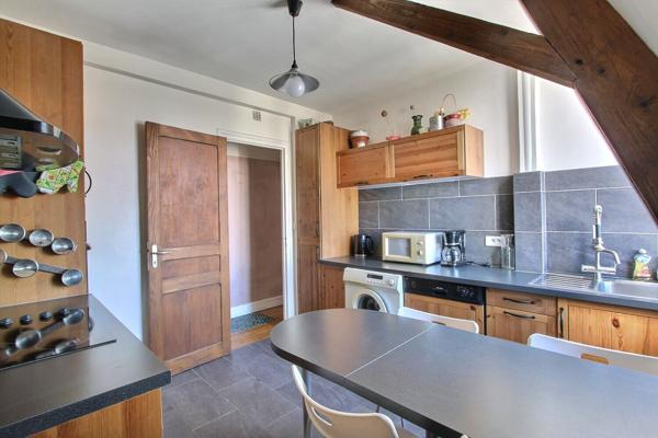 GRAND ET CHARMANT 2 PIECES A 4 MN DU METRO GABRIEL PERI AVEC VUE TOUR EIFFEL