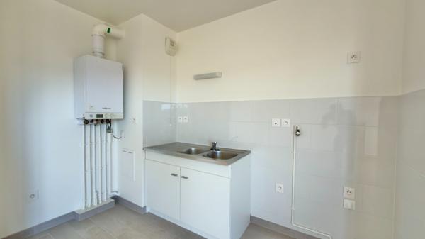 APPARTEMENT 2 PIÈCES  44 M² - JUVISY-SUR-ORGE, REFAIT  À NEUF  -RER C/D À 5 MIN