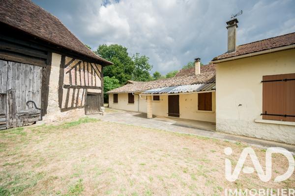 Maison à vendre 5 pièces 107 m² Saint-Martial-d'Artenset