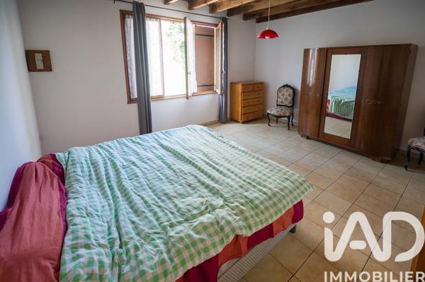 Maison à vendre 5 pièces 107 m² Saint-Martial-d'Artenset