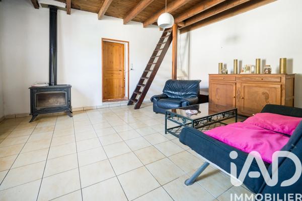 Maison à vendre 5 pièces 107 m² Saint-Martial-d'Artenset