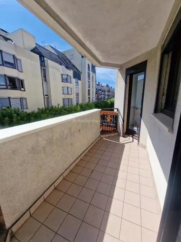Vente                                                      Appartement
                        
                     2 pièces                      51 m2                     à Clamart