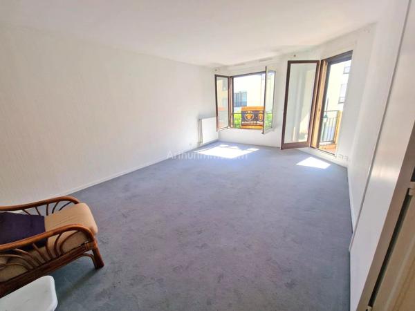 Vente                                                      Appartement
                        
                     2 pièces                      51 m2                     à Clamart