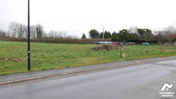 A VENDRE, entre RETHEL et CHARLEVILLE-MEZIERES, accès facile A34, à FAISSAULT, une parcelle de ...
