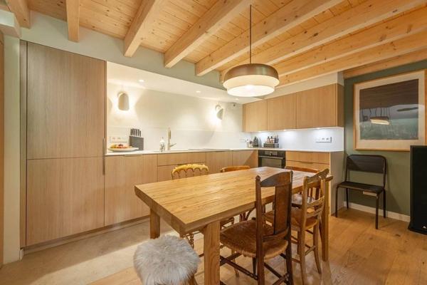 Annecy Vieille Ville - secteur Château T5 le charme de l’ancien rénové contemporain.