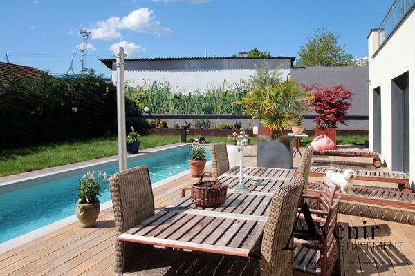 VAISE - Maison exceptionnelle de 280 m2 - 5 chambres - PISCINE - JARDIN Lyon VAISE - Maison exceptionnelle de 280 m2 - 5 chambres - PISCINE - JARDIN Lyon