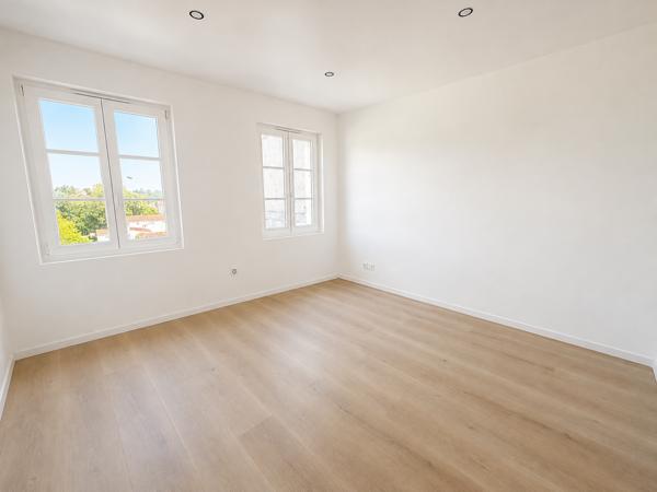 Appartement
         2 pièces
        - 36 m² Exclusivité 117 000 € *