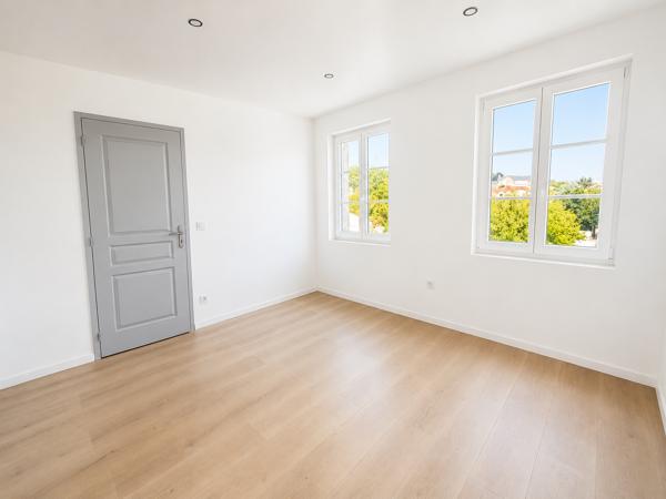 Appartement
         2 pièces
        - 36 m² Exclusivité 117 000 € *