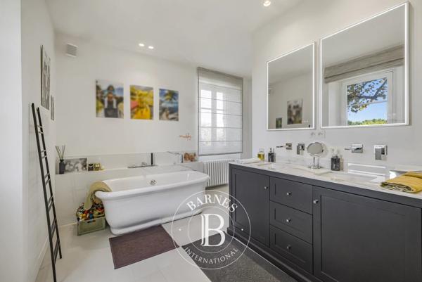 Mougins, Villa 5 Chambres -  319 m² à vendre