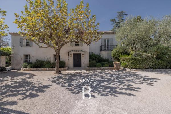 Mougins, Villa 5 Chambres -  319 m² à vendre