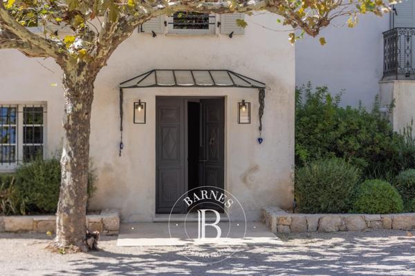 Mougins, Villa 5 Chambres -  319 m² à vendre