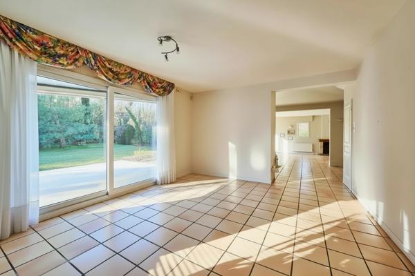 Maison familiale 236 m² avec sous-sol complet  Dijon, secteur recherché et calme