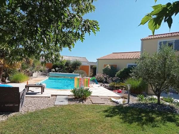 Maison à GIVRAND, 85800 - 7 pièces 168m²