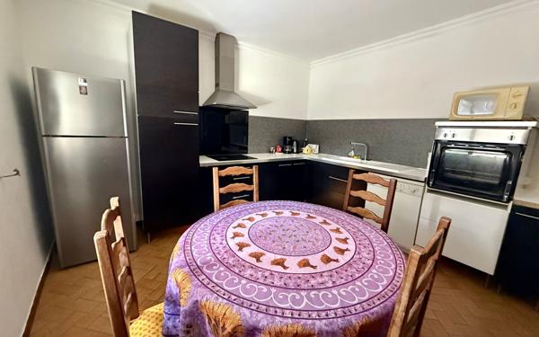 Appartement à vendre    3 pièces • 75 m2 Vauvert