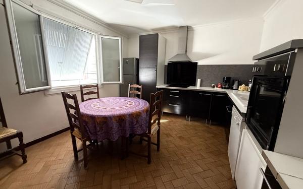 Appartement à vendre    3 pièces • 75 m2 Vauvert