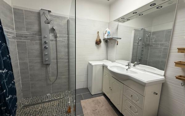 Appartement à vendre    3 pièces • 75 m2 Vauvert