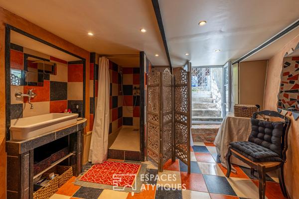 La maison de charme et sa cour préservée