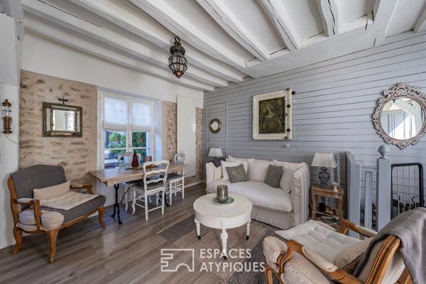 La maison de charme et sa cour préservée