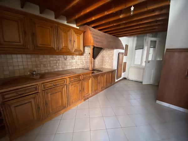 Maison de ville à rafraichir à vendre - SAINT QUENTIN Centre ville