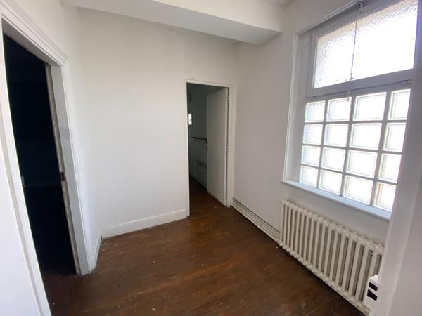 Maison de ville à rafraichir à vendre - SAINT QUENTIN Centre ville