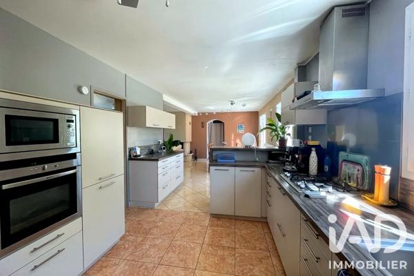 Maison à vendre 7 pièces 168 m² Sainte-Gemme-Moronval