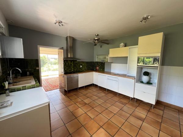 Maison familiale, 4 chambres plus bureau et mezzanine.