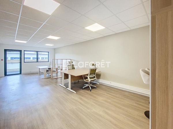 Location bureau Serris - 38 m² - 770 €/mois