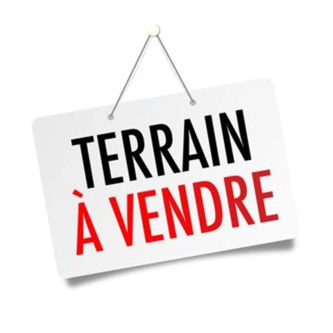 Terrain 3 878 m² – cadre naturel privilégié à Moulînet