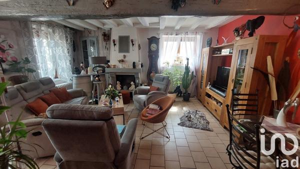 Maison de village 4 pièces de 93 m² à Foëcy (18500)