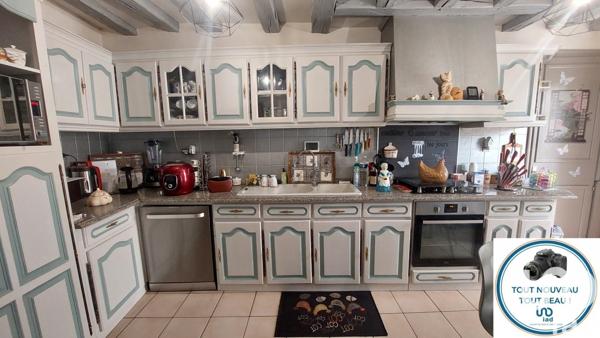 Maison de village 4 pièces de 93 m² à Foëcy (18500)