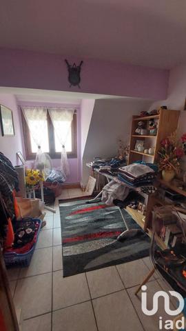 Maison de village 4 pièces de 93 m² à Foëcy (18500)