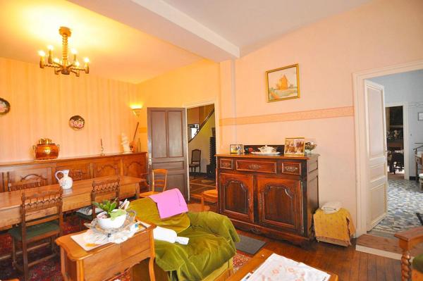 Maison en centre ville de 200 m² - 4 chambres