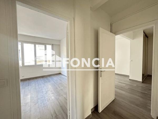 Location Appartement 2 pièces 54.77 m² - 7 RUE DES ACACIAS Paris 75017