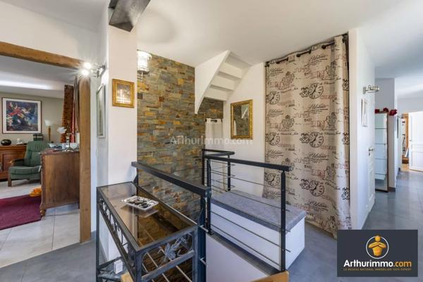 Vente Maison 8 pièces 145 m2 à Saint-Fargeau-Ponthierry