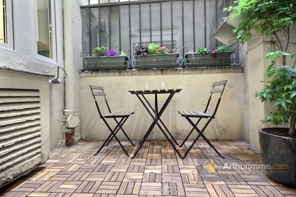 Vente                                                      Appartement
                        
                     2 pièces                      37 m2                     à Paris 18