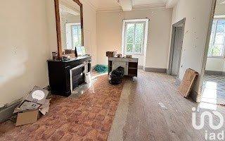 Appartement 4 pièces de 100 m² à Vals-les-Bains (07600)